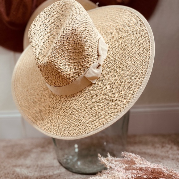 Straw brim hat - Picture 5 of 8